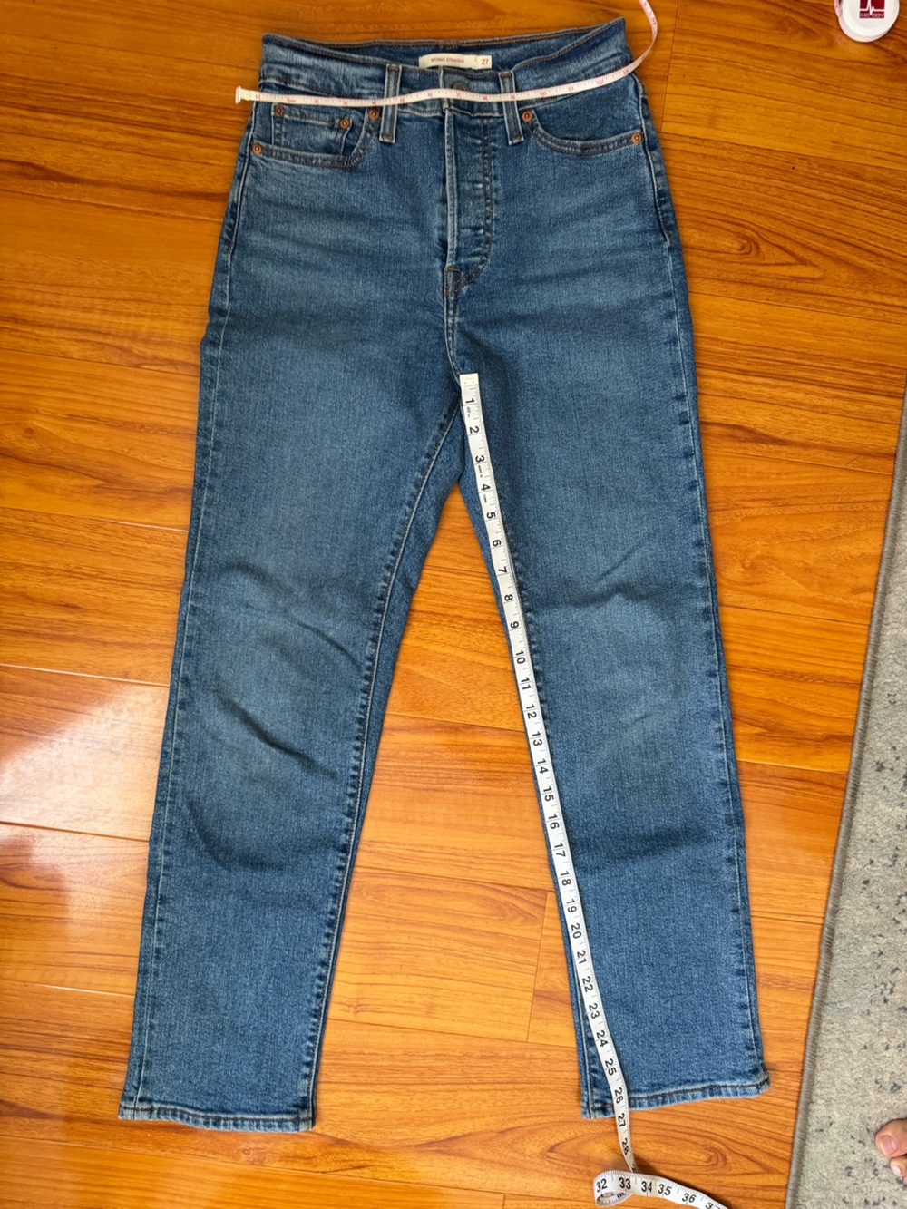 Classic women Levi’s Blue Denim Jeans